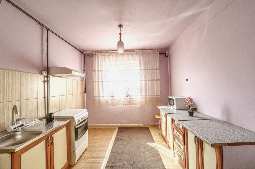 Apartament 2 camere, ETAJ 3, balcon, baie cu geam, 0% comision