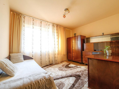 Apartament 2 camere, ETAJ 3, balcon, baie cu geam, 0% comision