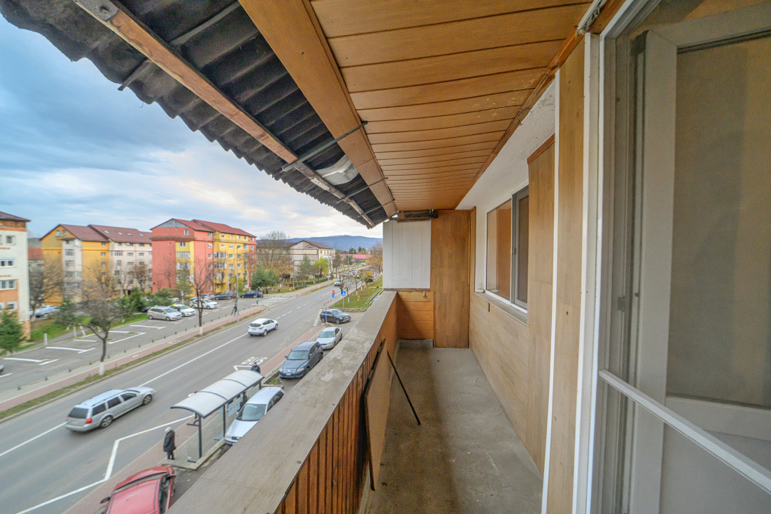 3 camere, etaj 2, GARAJ, str.  S. Barnutiu, Dumbrava Nord, 0% comision