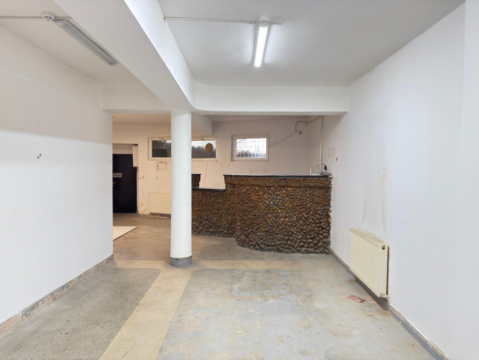 Spatiu comercial/birou, 93 mp, str. Sfanta Vineri, parter
