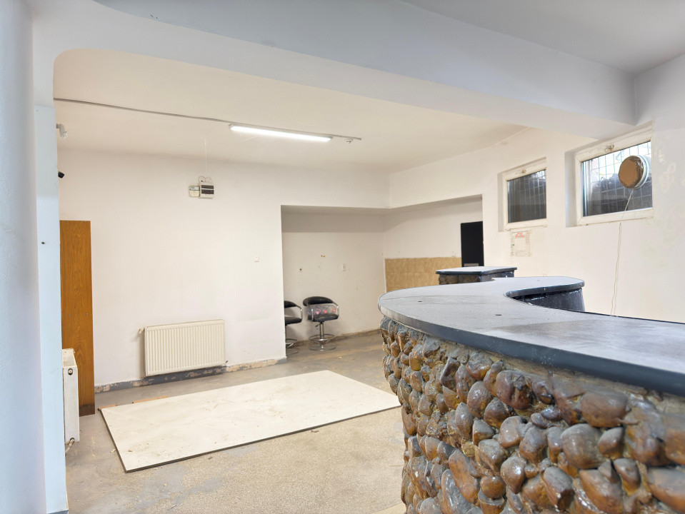 Spatiu comercial/birou, 93 mp, str. Sfanta Vineri, parter