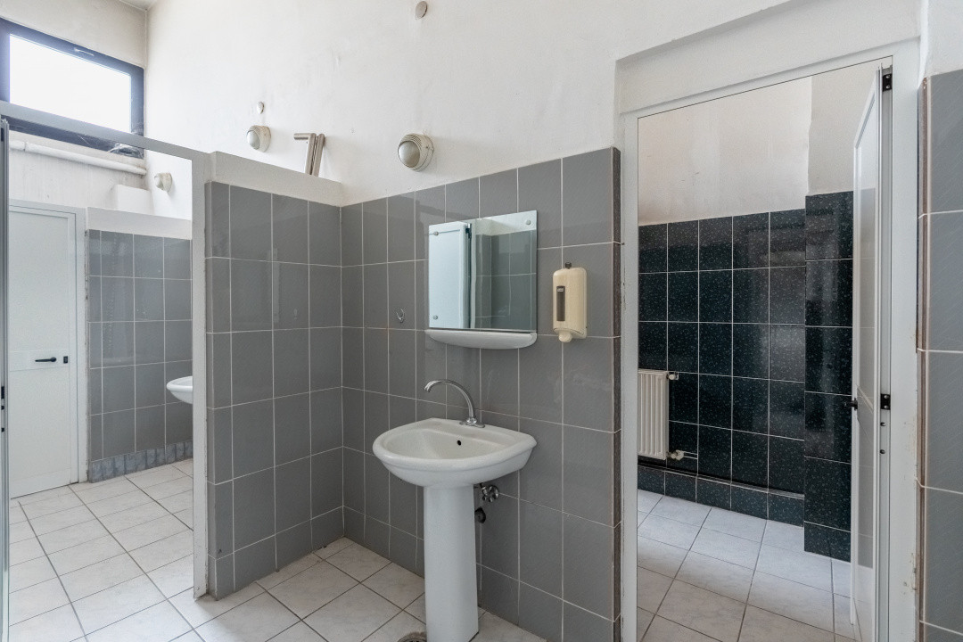 Spatiu industrial/comercial P+1, 3400 mp utili, teren 4000 mp, Marasti