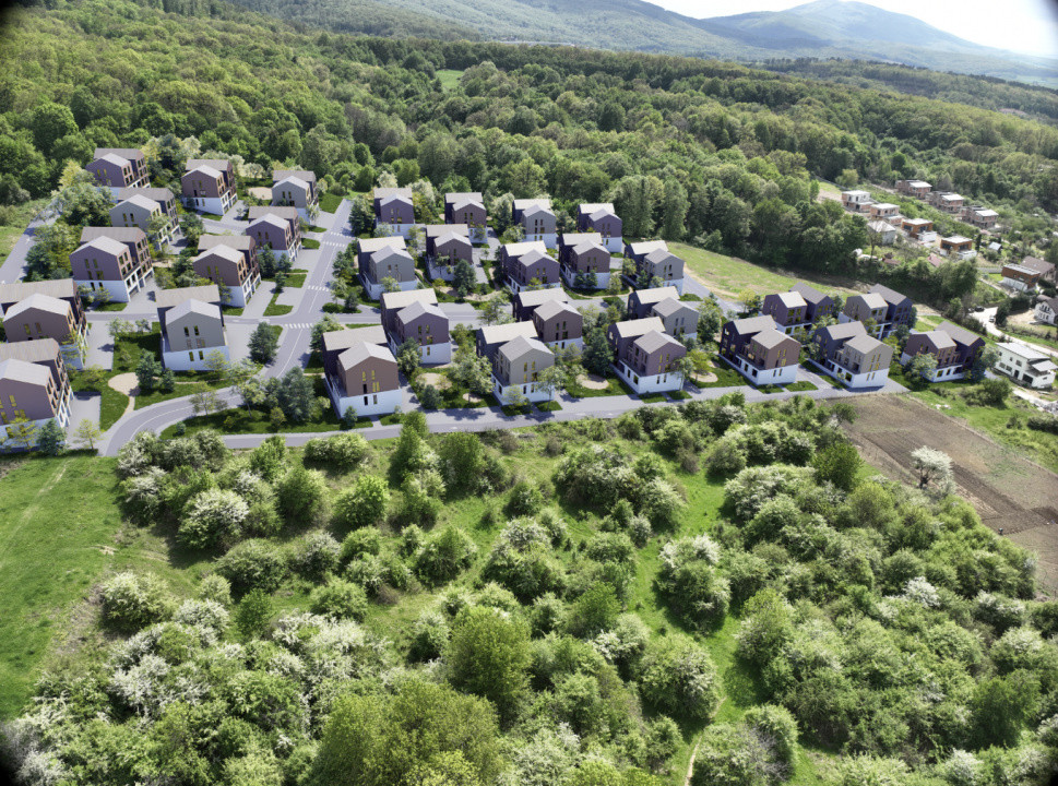 Teren intravilan pentru 4 imobile a cate 6 unitati, zona Episcopiei