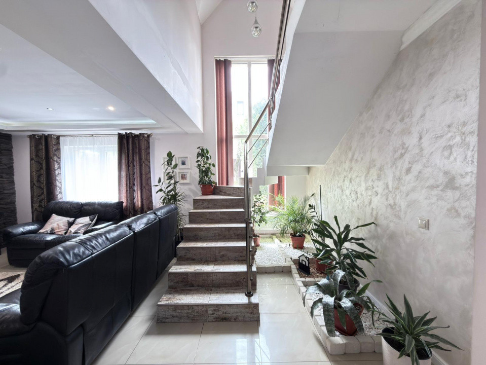 Casă spațioasă, complet utilată, zonă verde, zonă liniștită. 0% Comision 