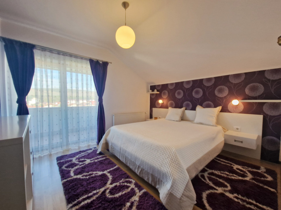 3 camere pe doua niveluri, str. Somesului, langa Stadion, garaj