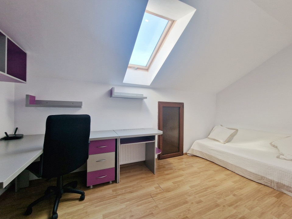 3 camere pe doua niveluri, str. Somesului, langa Stadion, garaj