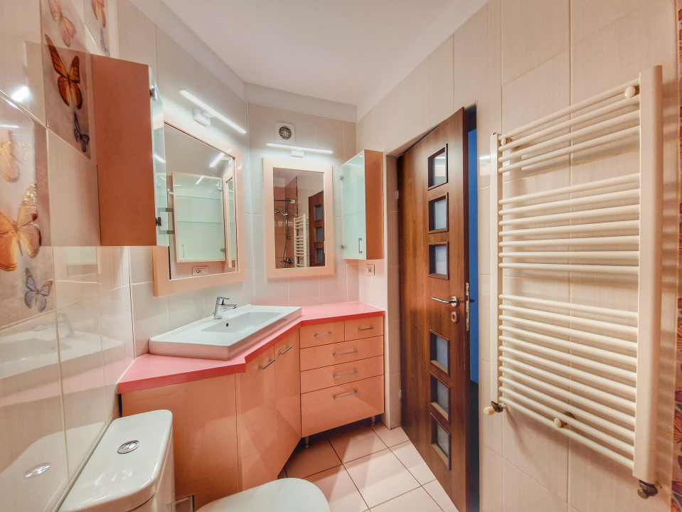 3 camere pe doua niveluri, str. Somesului, langa Stadion, garaj