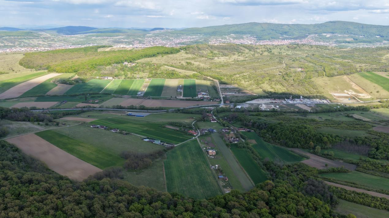  Teren INTRAVILAN cu PUZ, 2.200 eur/ar, rezidental, str. Razboieni - Centura