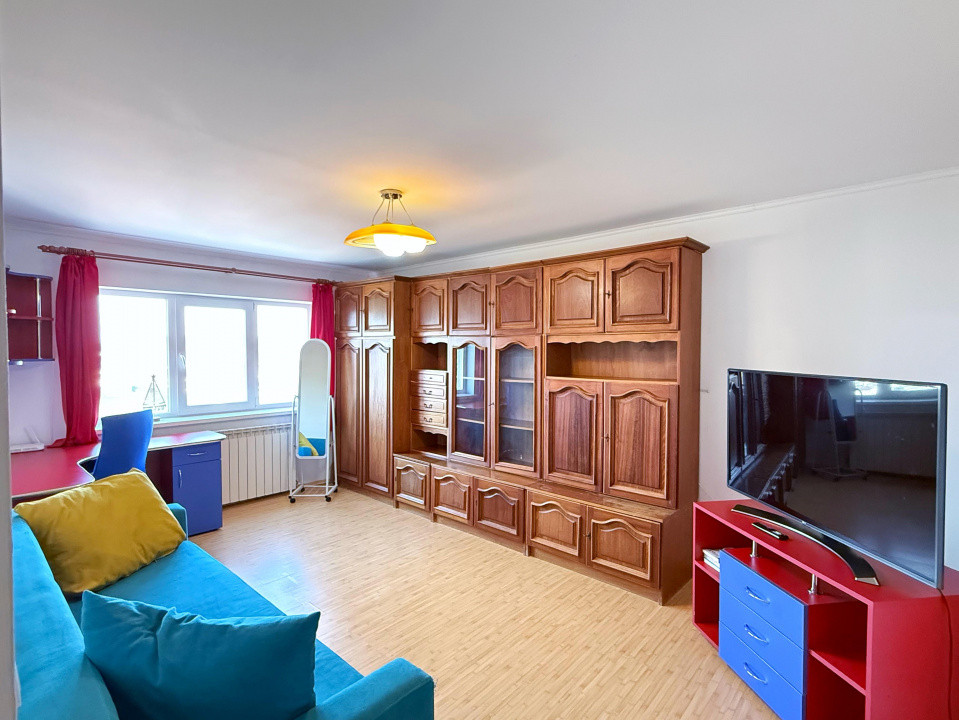 Inchiriere apartament cu 3 camere, Bradet, ideal pentru o familie!