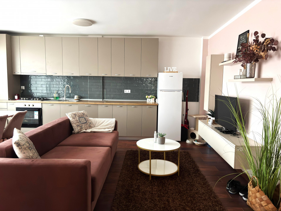 Apartament 3 camere in bloc NOU, str. C. Coposu, parcare, terasa
