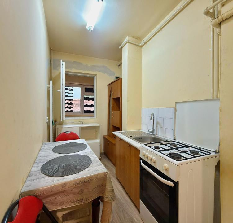 Apartament 1 camera in CENTRU, cu CENTRALA PROPRIE, Ocupabil imediat! 