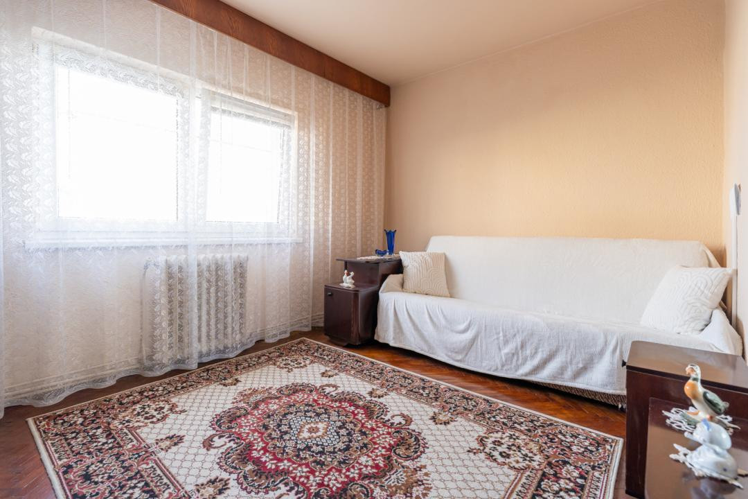 Apartament 3 camere, balcon, ETAJ 3, centrala proprie, bloc izolat, Dumbrava II