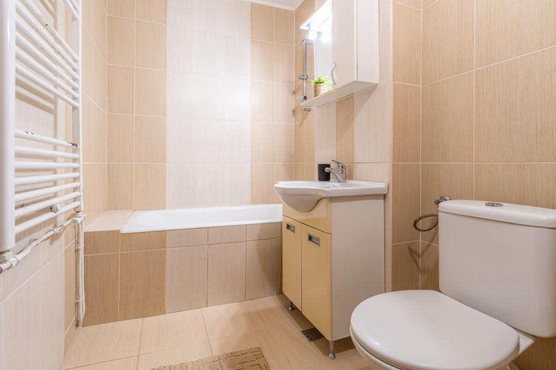 Apartament 3 camere, balcon, ETAJ 3, centrala proprie, bloc izolat, Dumbrava II