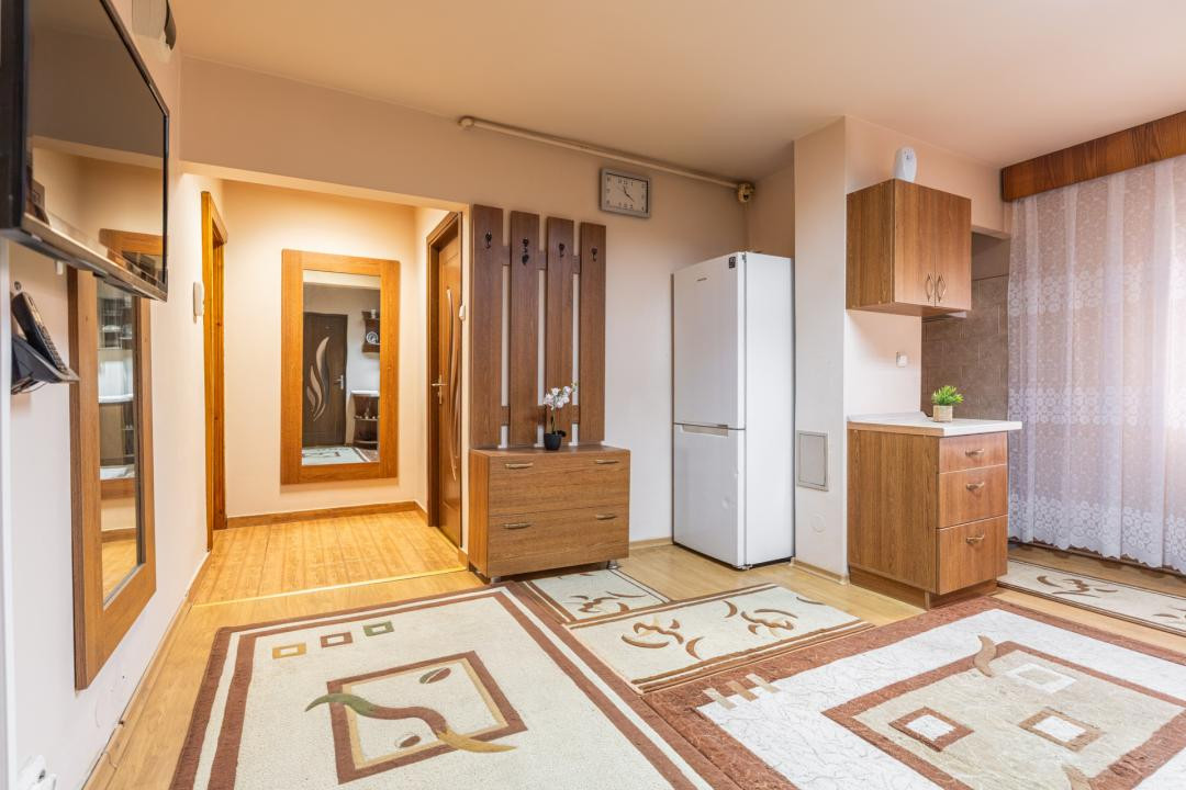 Apartament 3 camere, balcon, ETAJ 3, centrala proprie, bloc izolat, Dumbrava II