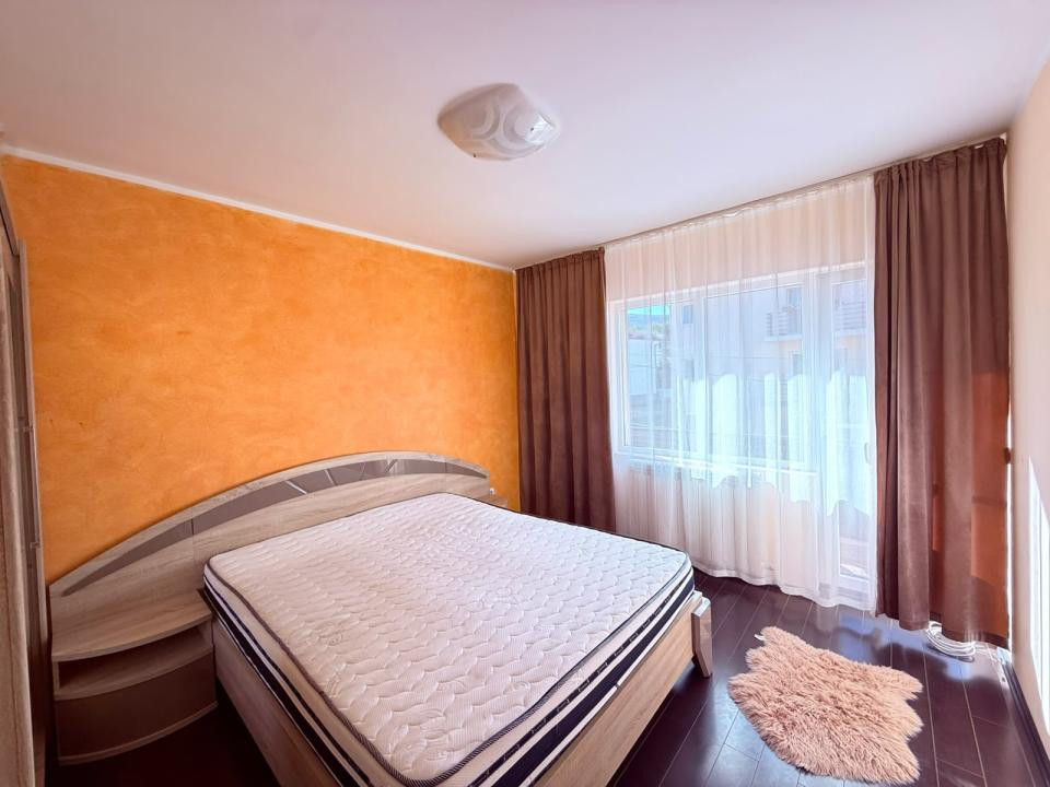 Inchiriere Apartament 4 camere, bloc 2008, parcare, Hotel Royal, Bradet