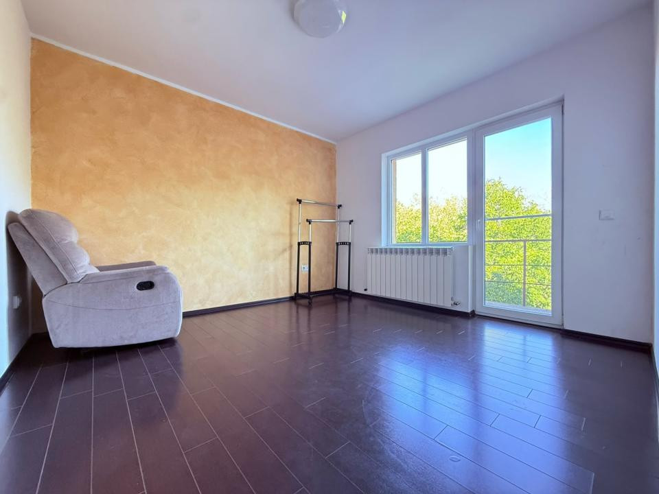 Inchiriere Apartament 4 camere, bloc 2008, parcare, Hotel Royal, Bradet