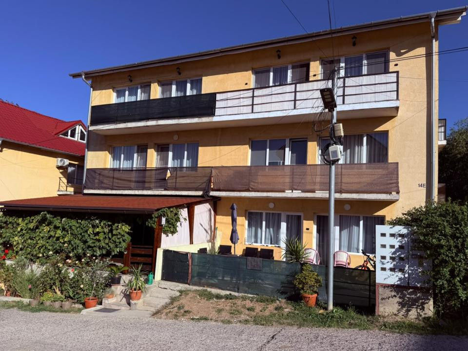 Inchiriere Apartament 4 camere, bloc 2008, parcare, Hotel Royal, Bradet