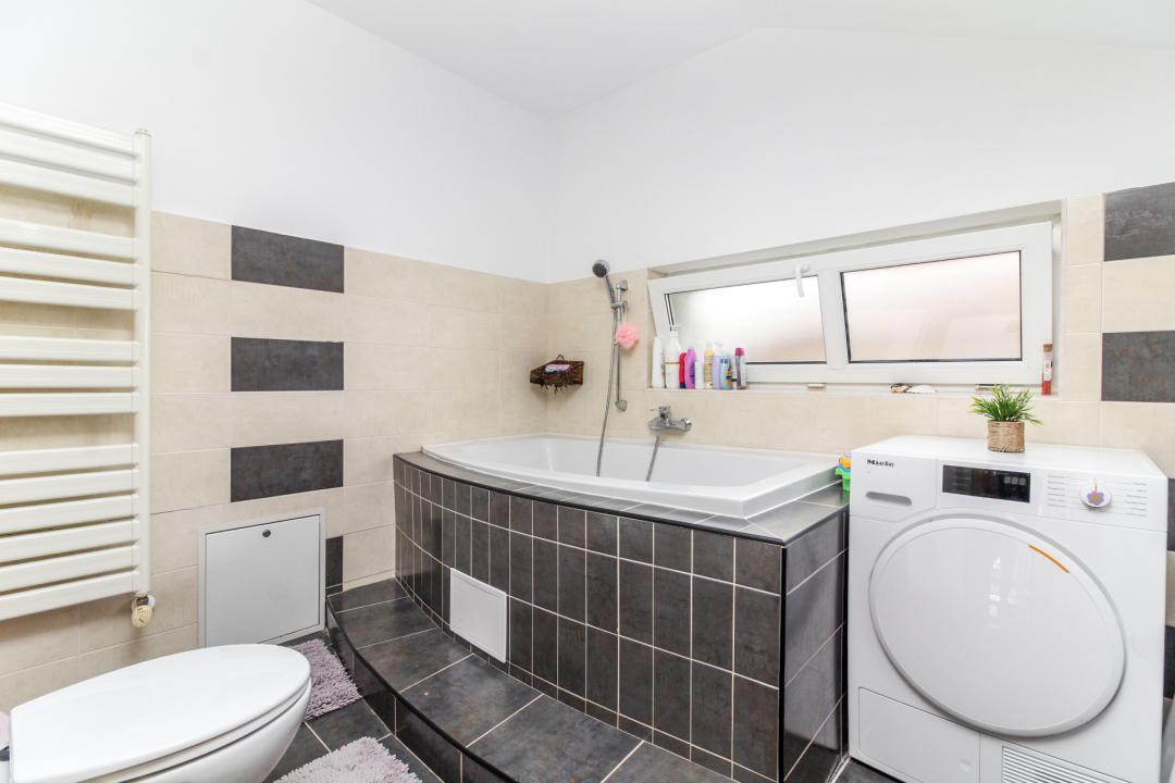 Casa finisata tip duplex, GARAJ, 3 dormitoare, 2 bai, str. Campului