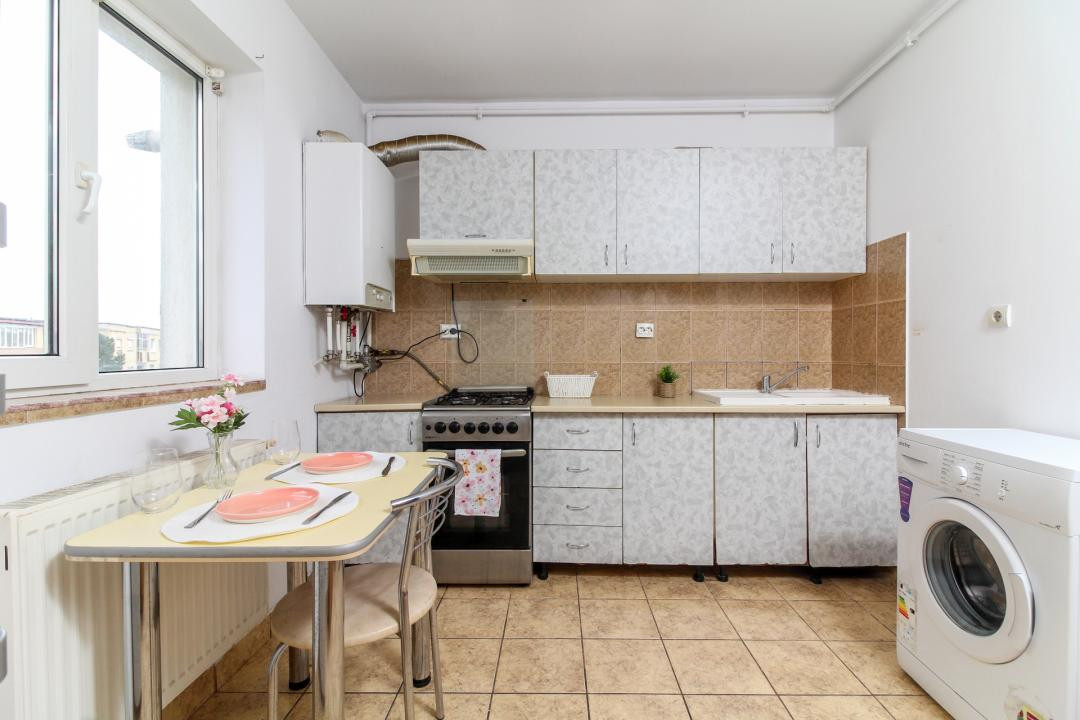 Apartament Zorilor UMF cu o camera, bloc dupa 2000, etaj 2