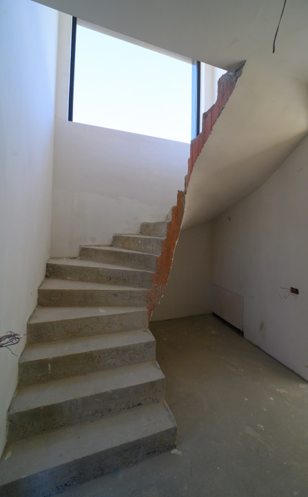 Vila exclusivista zona Episcopiei, garaj, incalzire in pardoseala, terasa