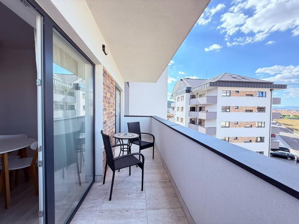 PRIMA INCHIRIERE! 2 camere cu terasa si parcare, et 3, lift, TOTUL NOU