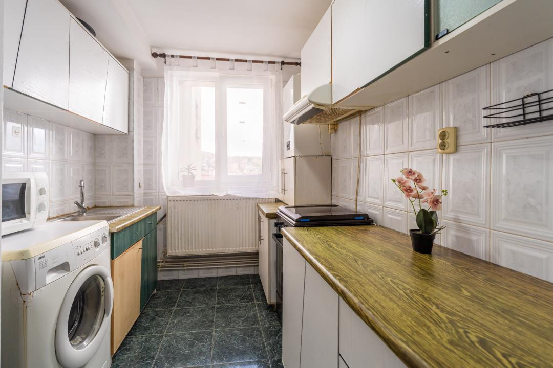 ULTRACENTRAL, langa PRIMARIE - 3 camere, balcon, etaj 7/10, bloc izolat