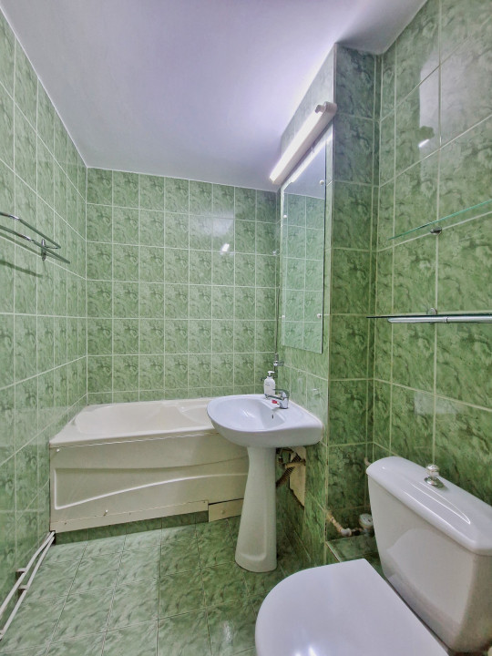 3 camere decomandate, zona Simion Barnutiu, et. 2, disponibil imediat!