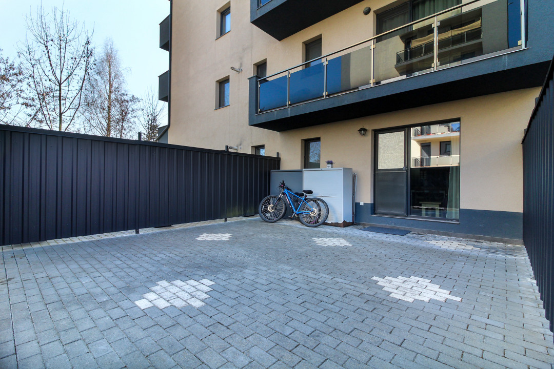 Apartament 2 camere, bloc NOU, mobilat si utilat, CURTE PRIVATA cu  CF!