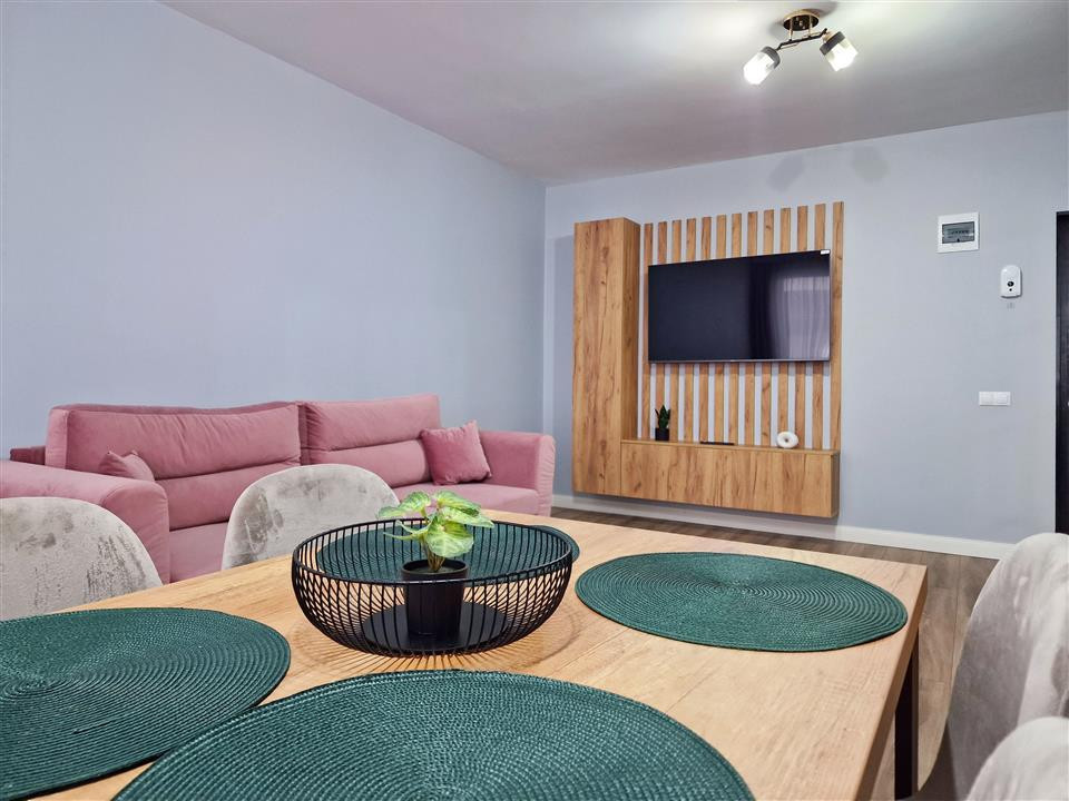 Apartament LUX cu parcare, zona BMW/Metro, la intrare in Floresti