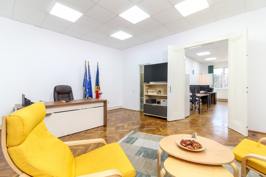 Apartament 76 mp, tavan inalt, Centru, langa Opera Nationala