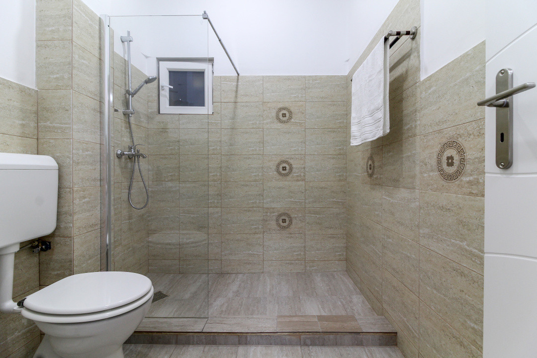Apartament 76 mp, tavan inalt, Centru, langa Opera Nationala
