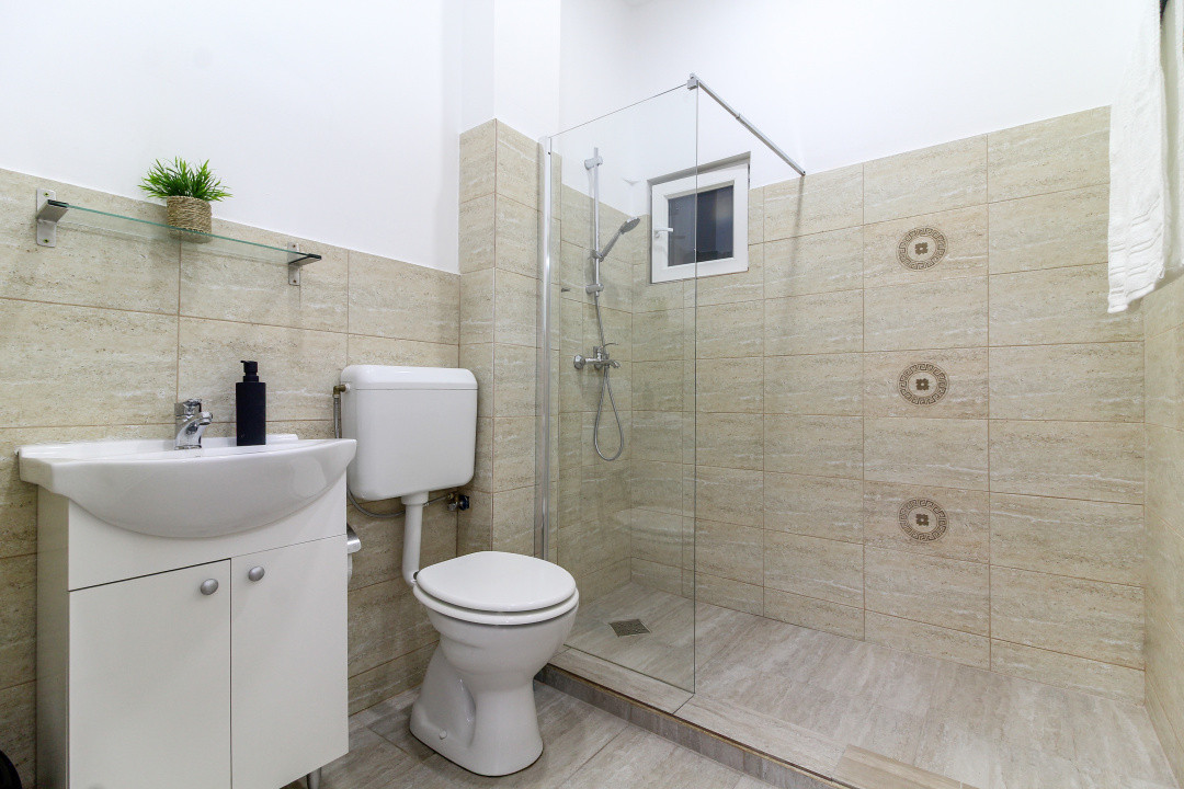 Apartament 76 mp, tavan inalt, Centru, langa Opera Nationala