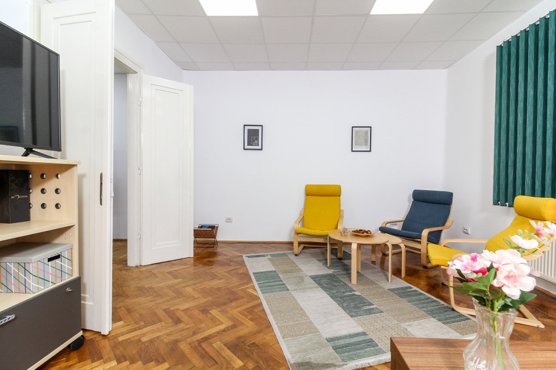 Apartament 76 mp, tavan inalt, Centru, langa Opera Nationala
