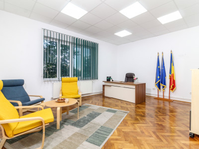 Apartament 76 mp, tavan inalt, Centru, langa Opera Nationala