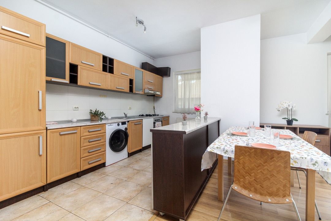 Apartament cu 2 camere, 62 mp, bloc 2006, parcare, Panorama frumoasa!