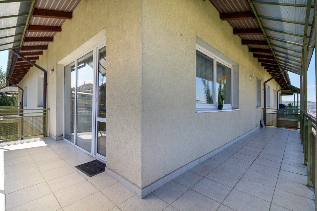 Apartament cu 2 camere, 62 mp, bloc 2006, parcare, Panorama frumoasa!