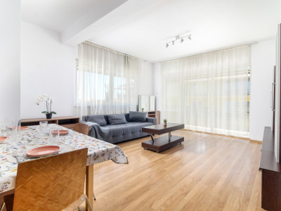 Apartament cu 2 camere, 62 mp, bloc 2006, parcare, Panorama frumoasa!