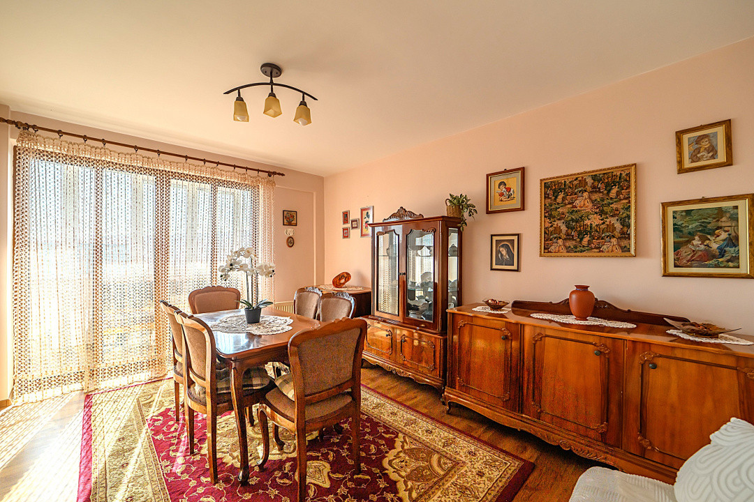 0% comision Apartament 5 camere, living, 2 bai, ideal pentru o familie numeroasa