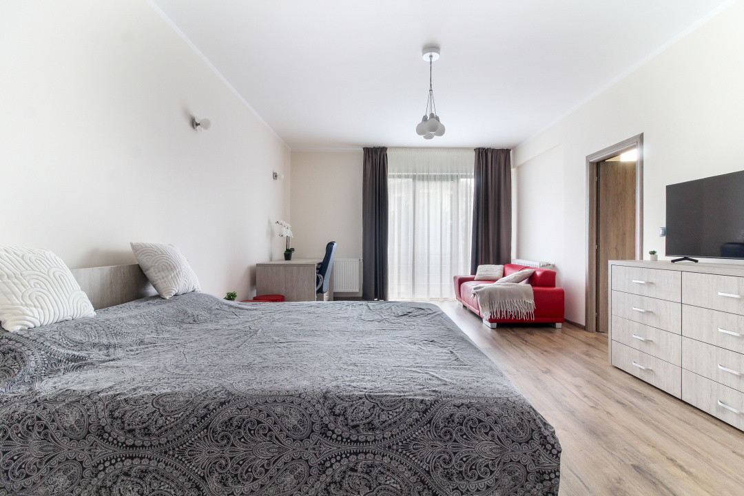Casa LA CHEIE cu 5 camere si 4 bai, 222 mp, dormitorare mari, Buna Ziua