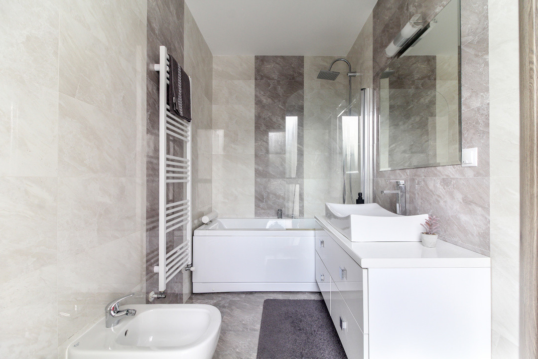 Casa LA CHEIE cu 5 camere si 4 bai, 222 mp, dormitorare mari, Buna Ziua