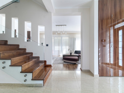 Casa LA CHEIE cu 5 camere si 4 bai, 222 mp, dormitorare mari, Buna Ziua