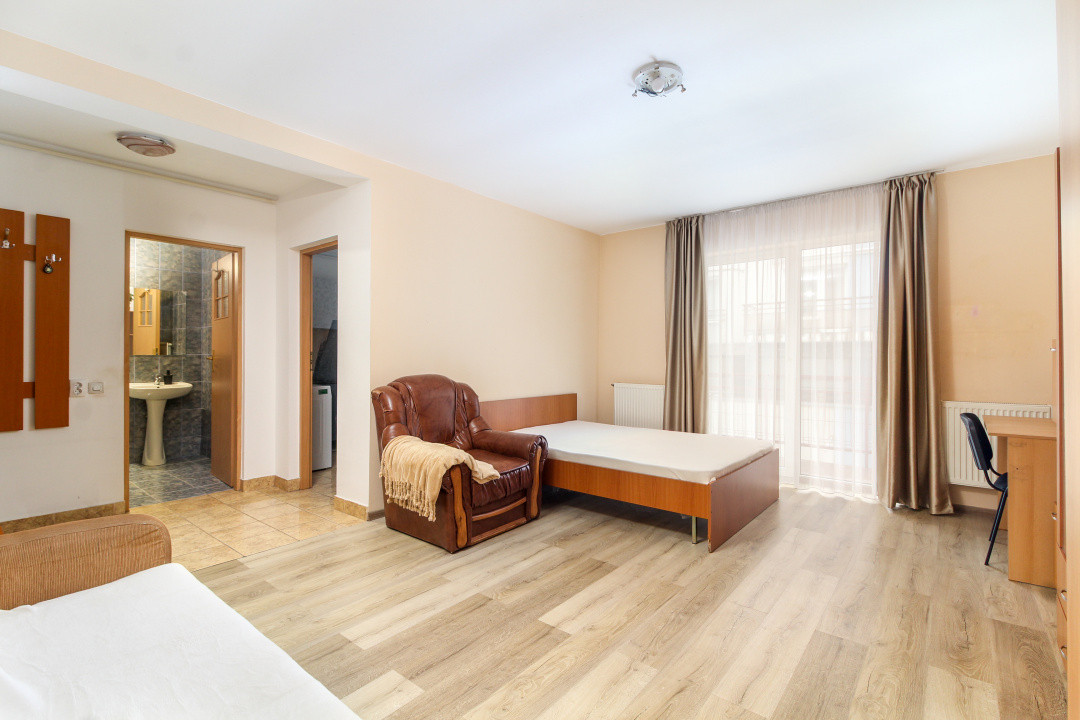 Apartament Zorilor UMF cu o camera, bloc dupa 2000, etaj 2