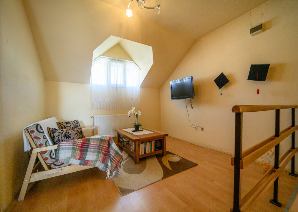 0% comision Apartament 5 camere, living, 2 bai, ideal pentru o familie numeroasa